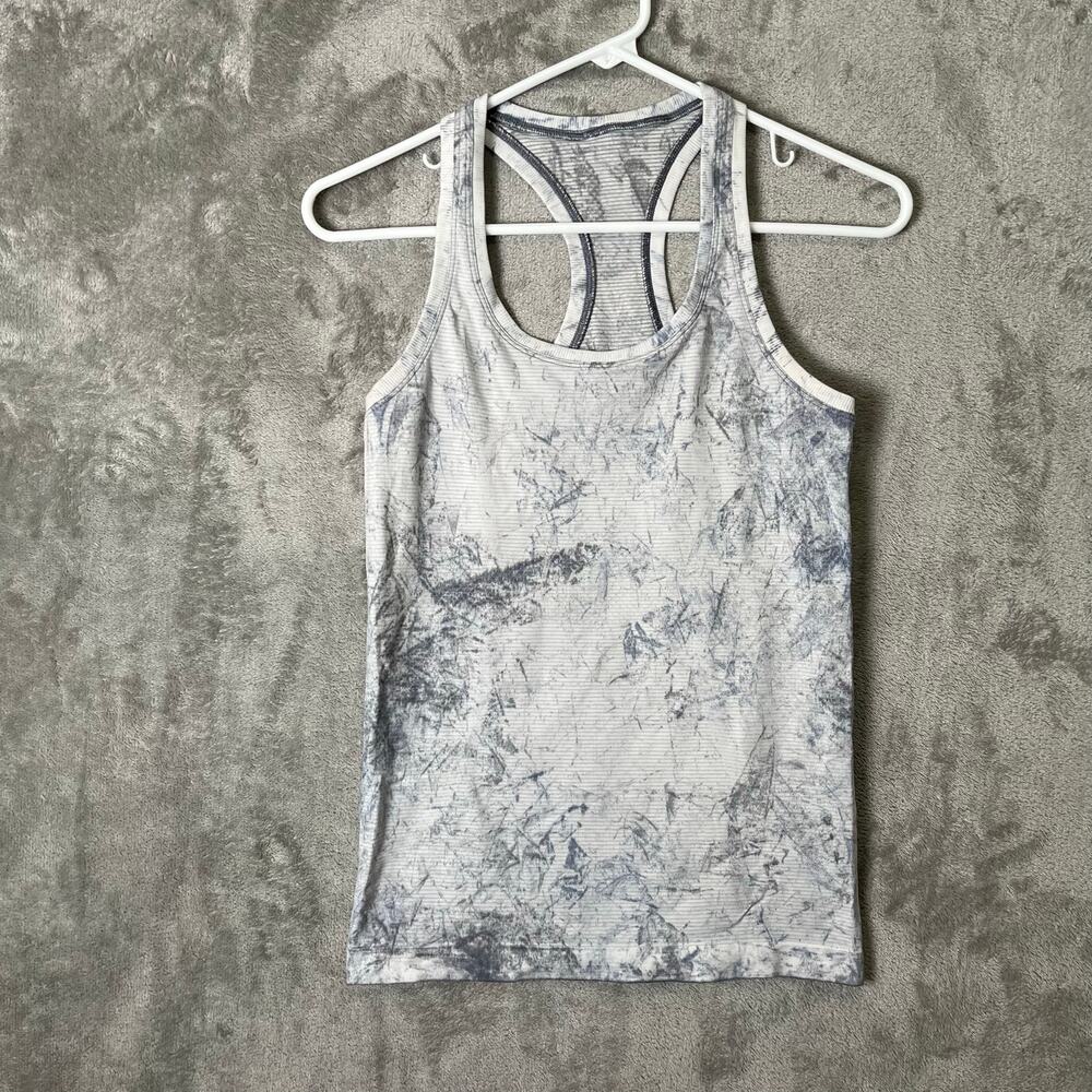 Lululemon Swiftly Tech Racerback 2.0 Multi Dye
Multi Dye White Grey Black Size 4